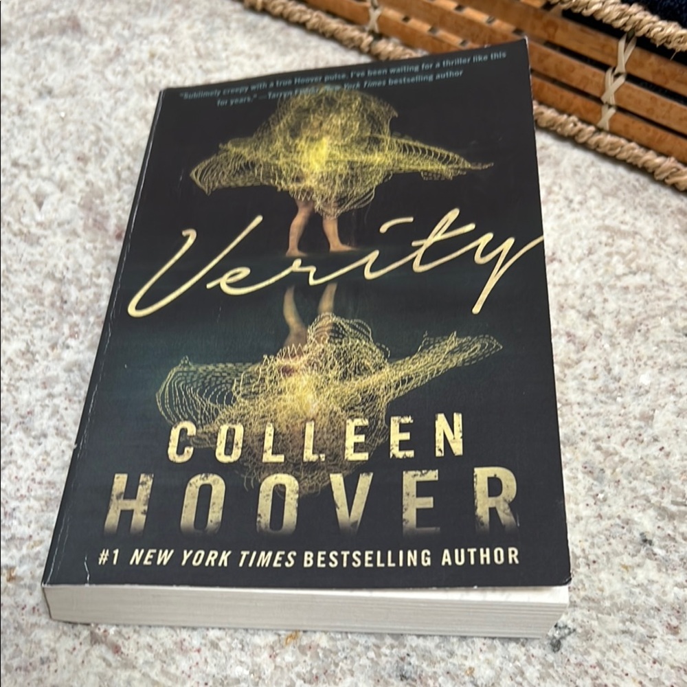 Verity by Colleen Hoover Paperback
